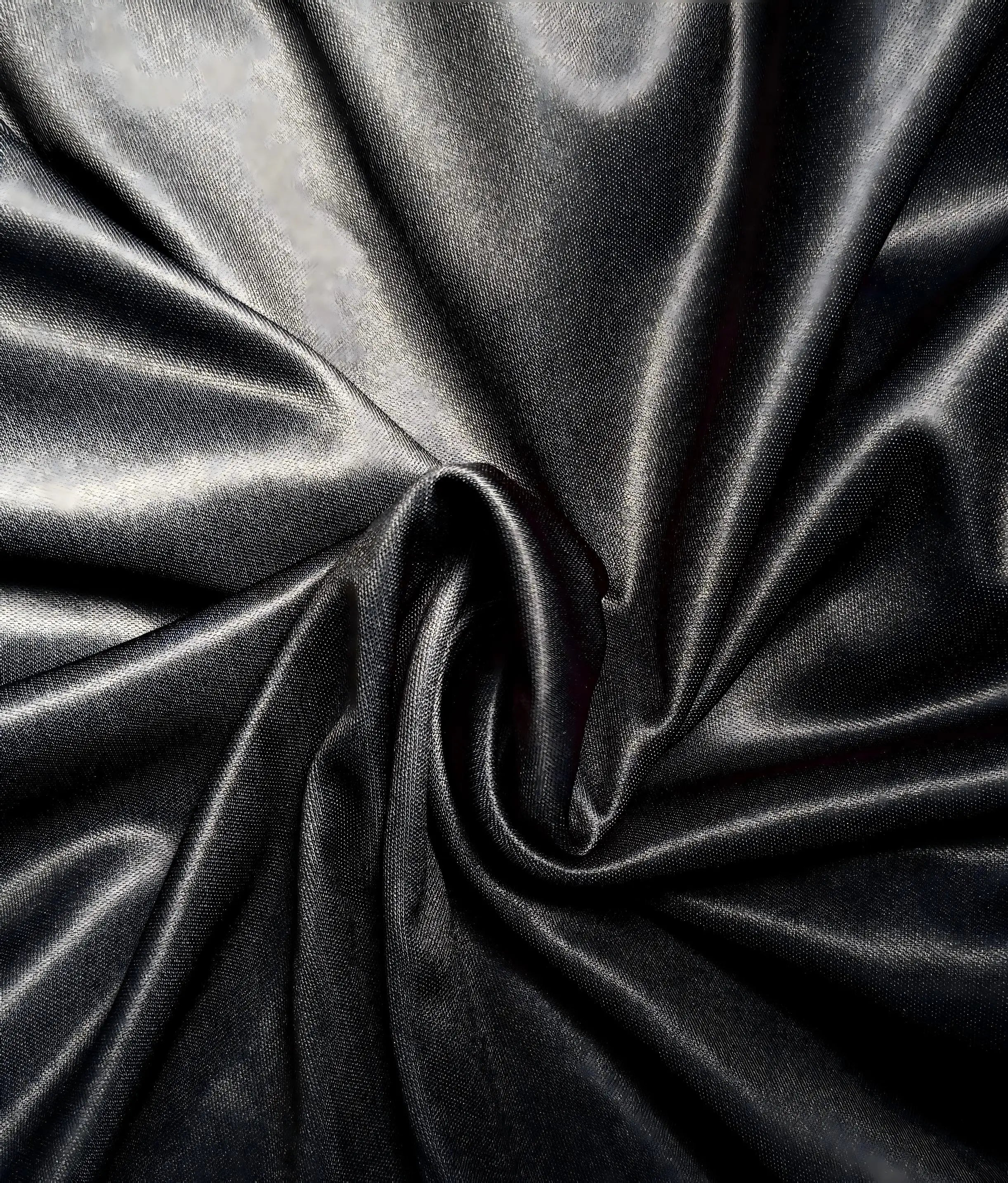 The new men's long-sleeved T-shirt for Spring and Autumn 2025 is casual fashionable and comfortable with 3D striped printing