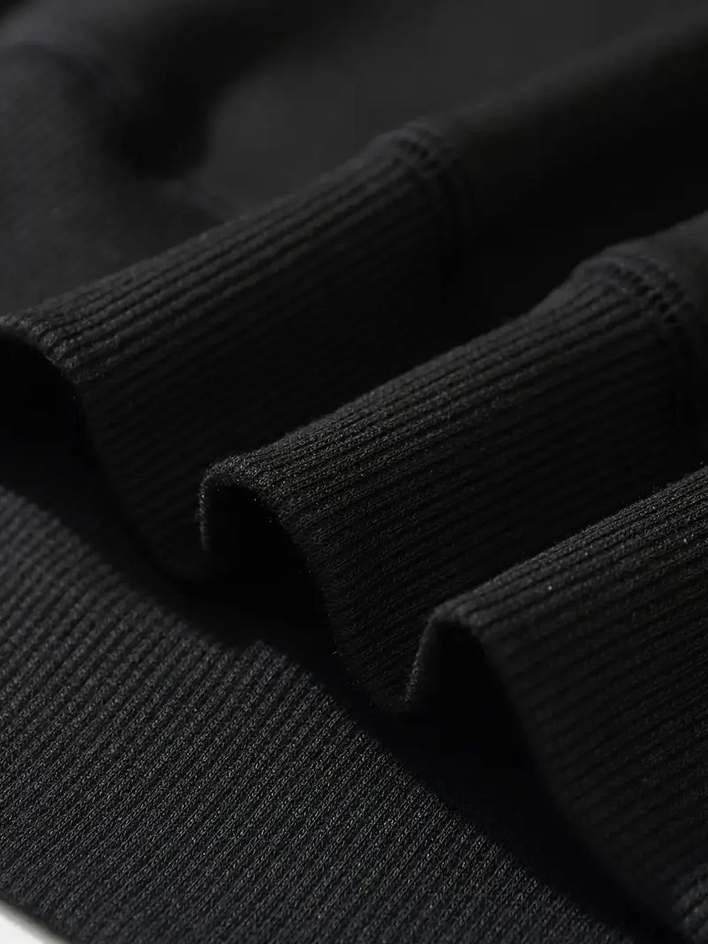 Men's Casual Print Round Neck Sweatshirt Bold Red Black Abstract Design Regular Fit  Versatile for Everyday Youthful Style