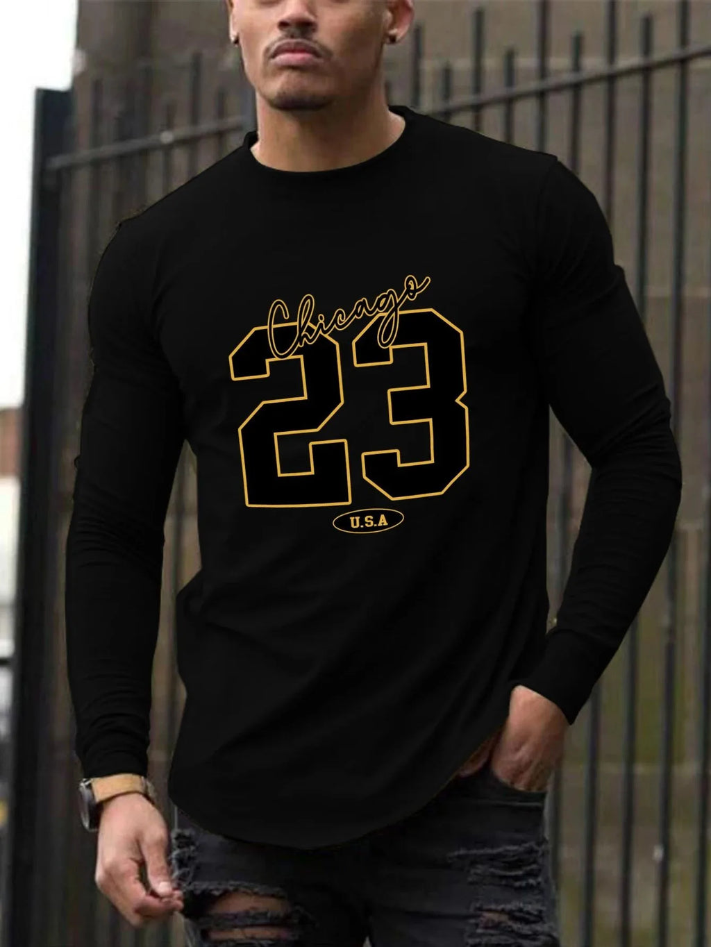 The new men's long-sleeved T-shirt for Spring and Autumn 2025 features a casual and comfortable 3D letter print on the street