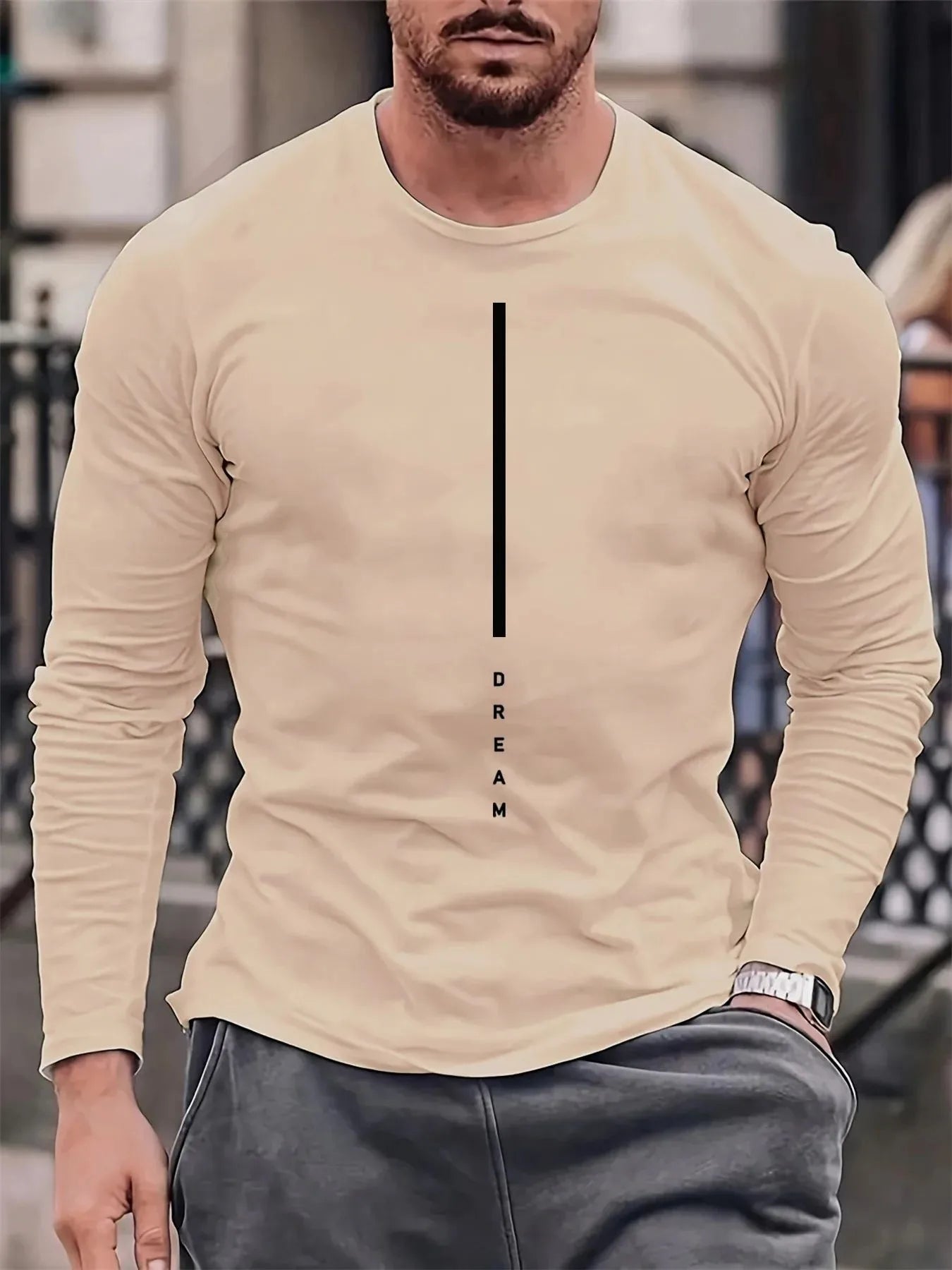 The new men's long-sleeved T-shirt for Spring and Autumn 2025 features a casual and comfortable 3D letter print on the street